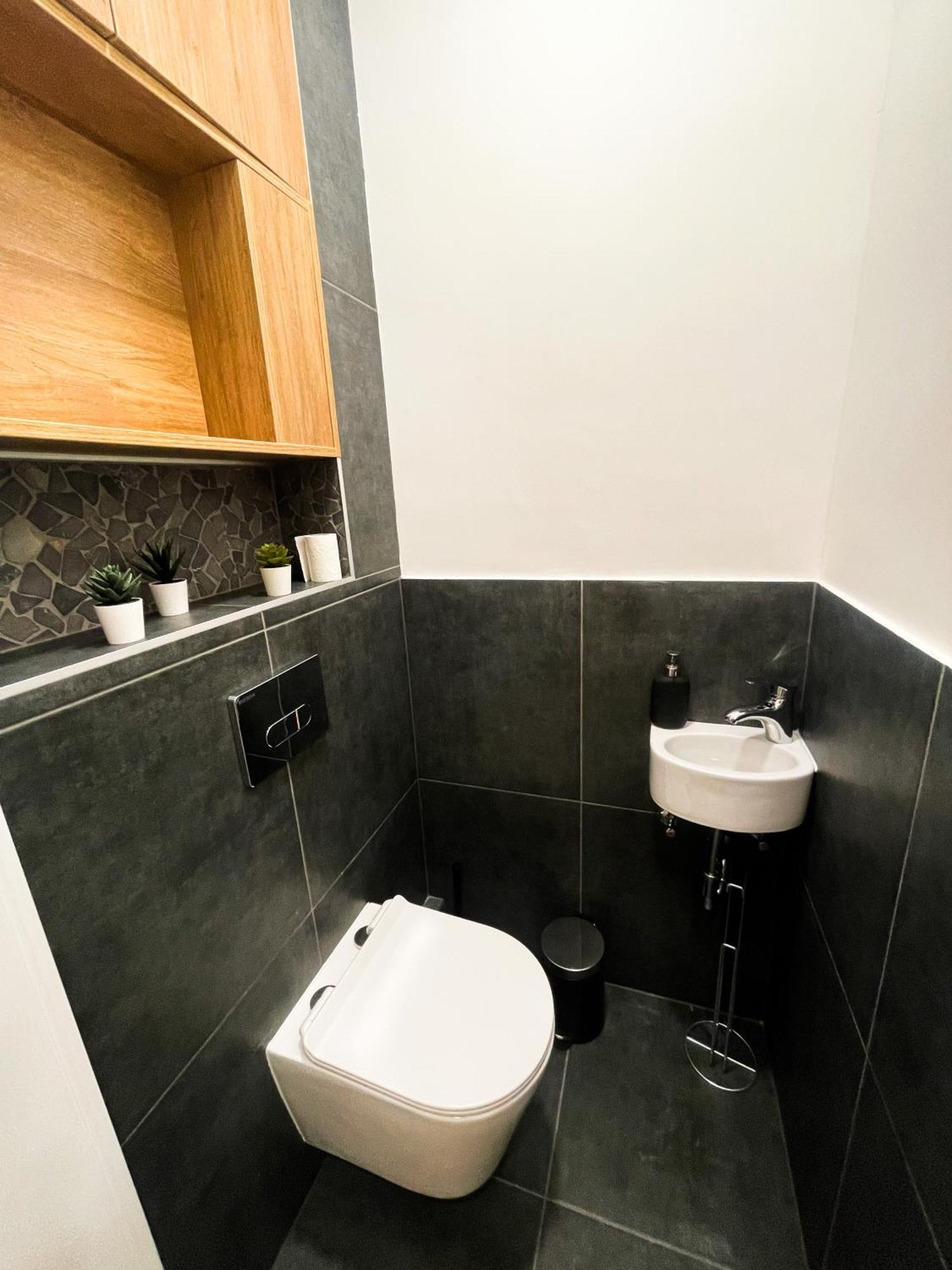 City Center 2, Cozy And Modern 2Br In The City Center Budapeste Exterior foto